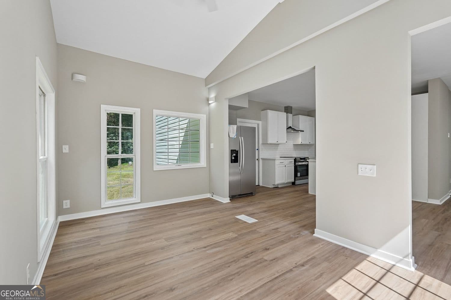 4 bedroom, 2.5 bathroom, 2,716 sq ft single family residence for sale at 161 Lake Ridge Drive, Newnan, GA 30263 — photo 7