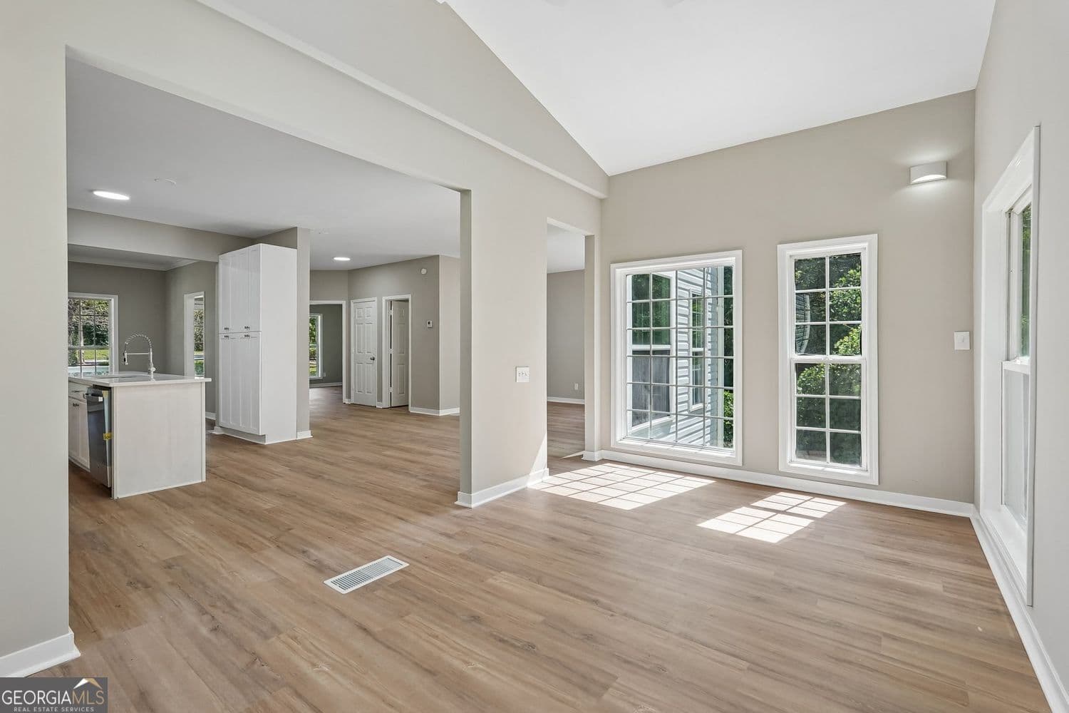 4 bedroom, 2.5 bathroom, 2,716 sq ft single family residence for sale at 161 Lake Ridge Drive, Newnan, GA 30263 — photo 8