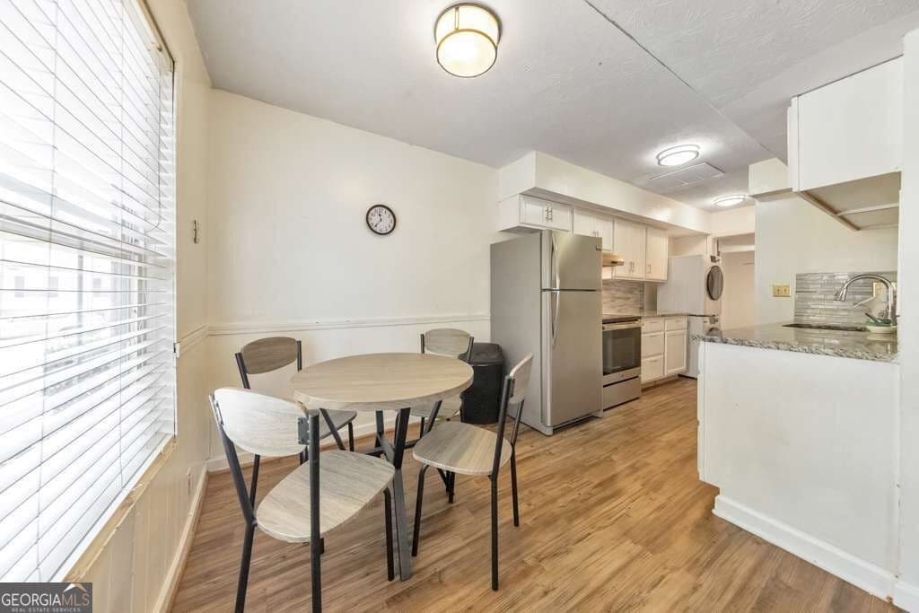 2 bedroom, 1 bathroom, 969 sq ft condominium for sale at 1313 Surrey Lane, Marietta, GA 30008 — photo 7