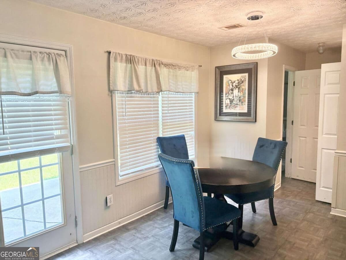 4 bedroom, 2.5 bathroom, 1,850 sq ft single family residence for sale at 921 Tucker Lane, Loganville, GA 30052 — photo 5