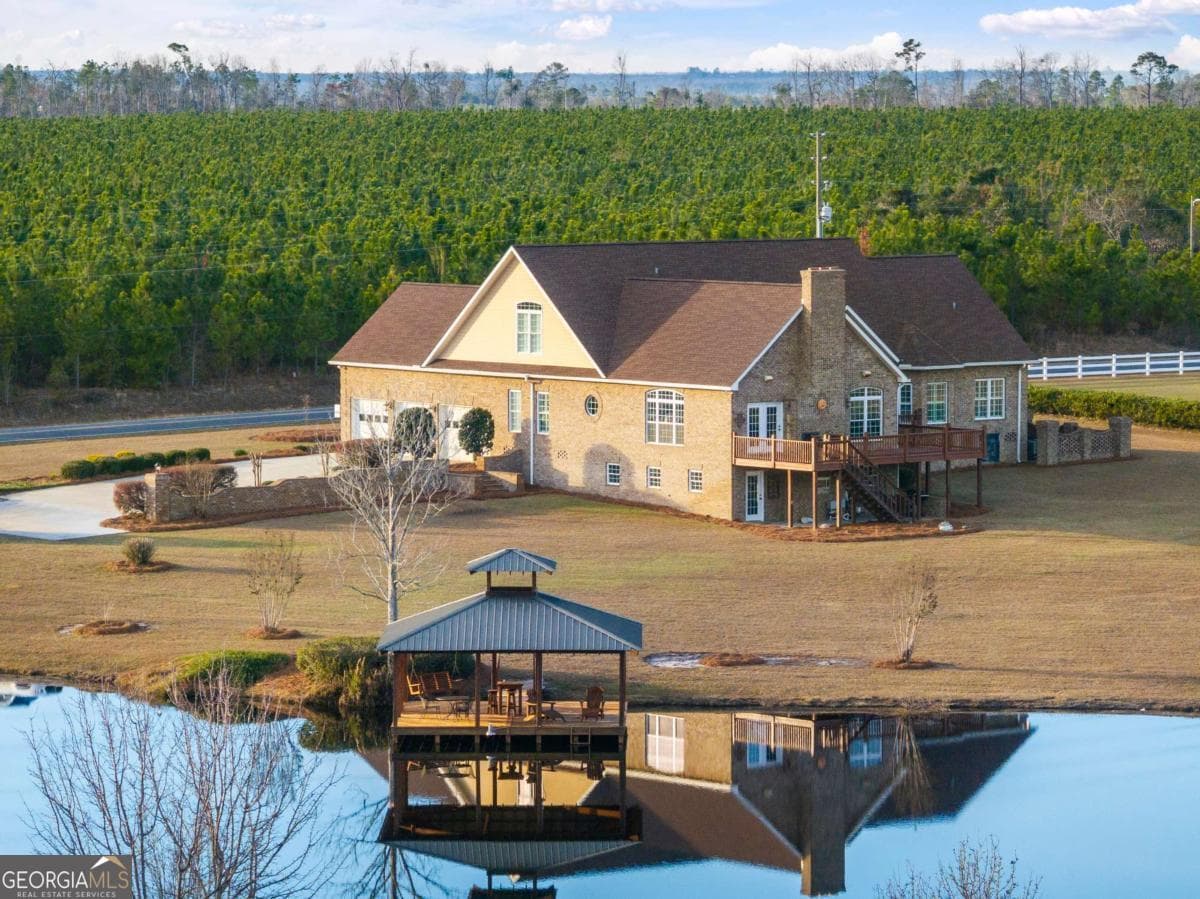 4 bedroom, 4.5 bathroom, 6,044 sq ft single family residence for sale at 42 Claxton Road, Hazlehurst, GA 31539 — photo 4