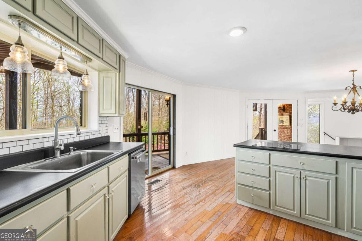 2 bedroom, 2 bathroom, 2,430 sq ft single family residence for sale at 1900 Long Ridge Road, Hiawassee, GA 30546 — photo 9