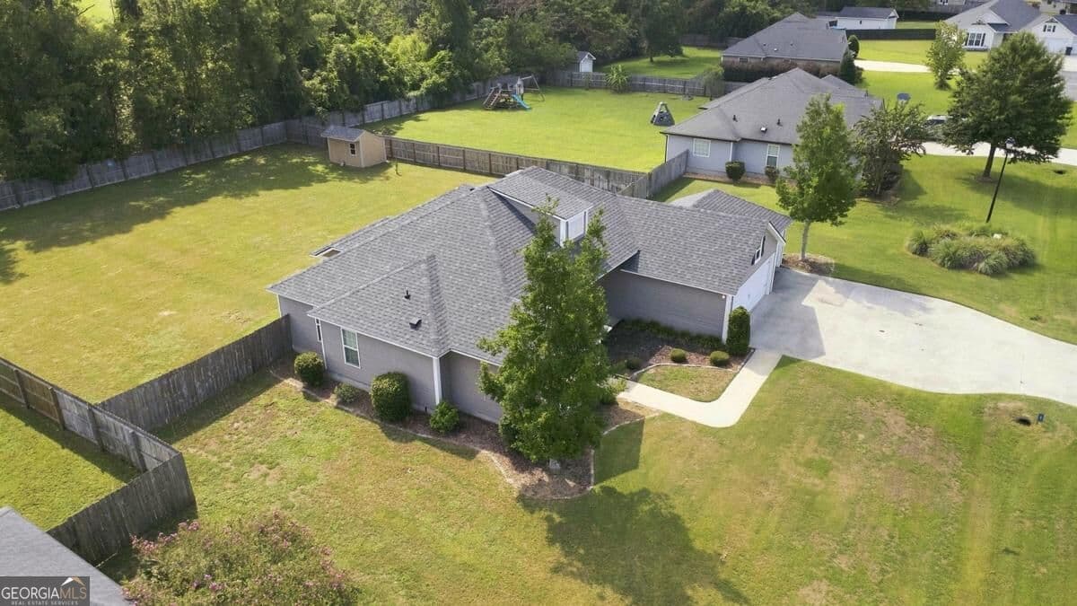 4 bedroom, 2 bathroom, 1,768 sq ft single family residence under contract at 7 Colt Drive, Lakeland, GA 31635 — photo 6