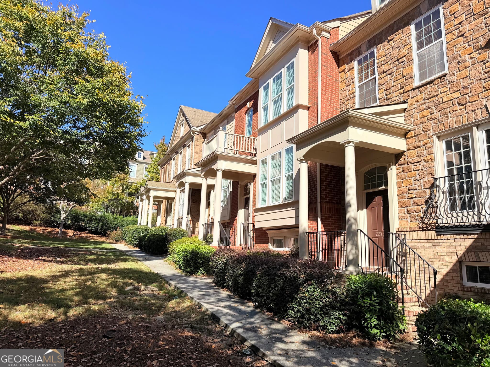 3 bedroom, 3.5 bathroom, 1,864 sq ft townhouse for rent at 2275 Millhaven Street, Smyrna, GA 30080 for $2,700 a month — photo 2