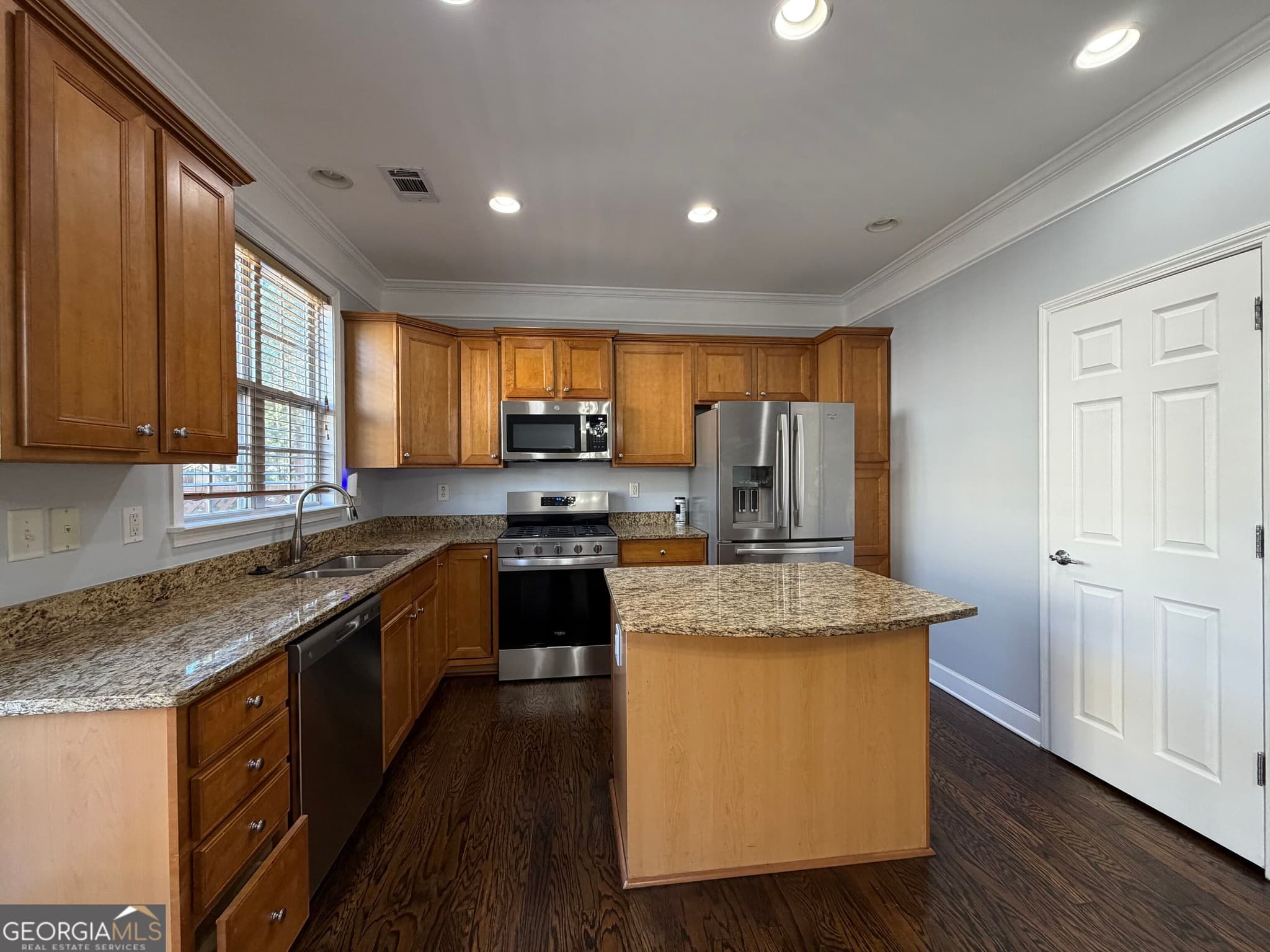 3 bedroom, 3.5 bathroom, 1,864 sq ft townhouse for rent at 2275 Millhaven Street, Smyrna, GA 30080 for $2,700 a month — photo 7