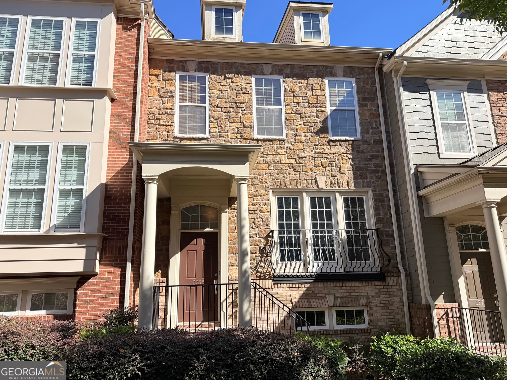 3 bedroom, 3.5 bathroom, 1,864 sq ft townhouse for rent at 2275 Millhaven Street, Smyrna, GA 30080 for $2,700 a month — photo 1 of 27