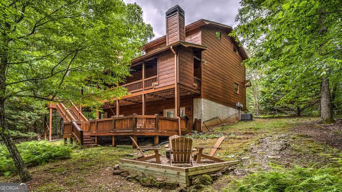 3 bedroom, 3.5 bathroom, 2,620 sq ft cabin,single family residence for sale at 395 Mill Creek Acres, Blue Ridge, GA 30513 — photo 6