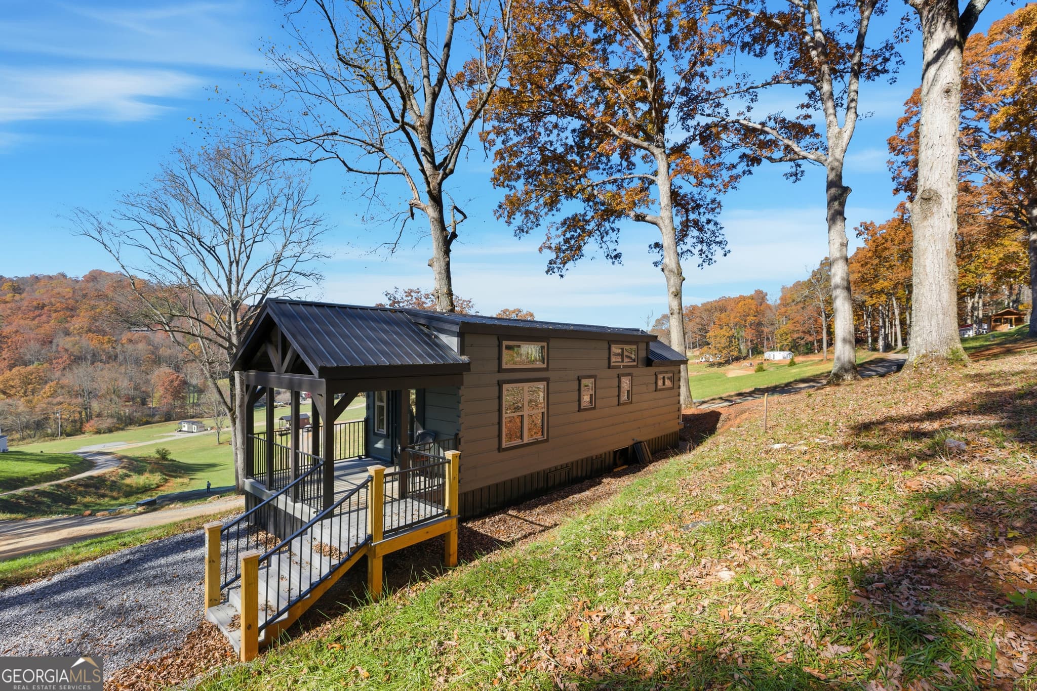 1 bedroom, 1 bathroom, 397 sq ft manufactured home,single family residence for sale at 527 Saunders Road LOT 25, Franklin, NC 28734 — photo 4