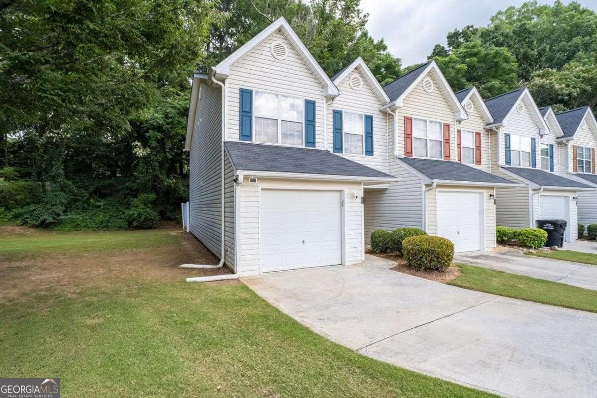 3 bedroom, 2.5 bathroom, 1,212 sq ft townhouse for sale at 6995 Gallant Circle 6, Mableton, GA 30126 — photo 2