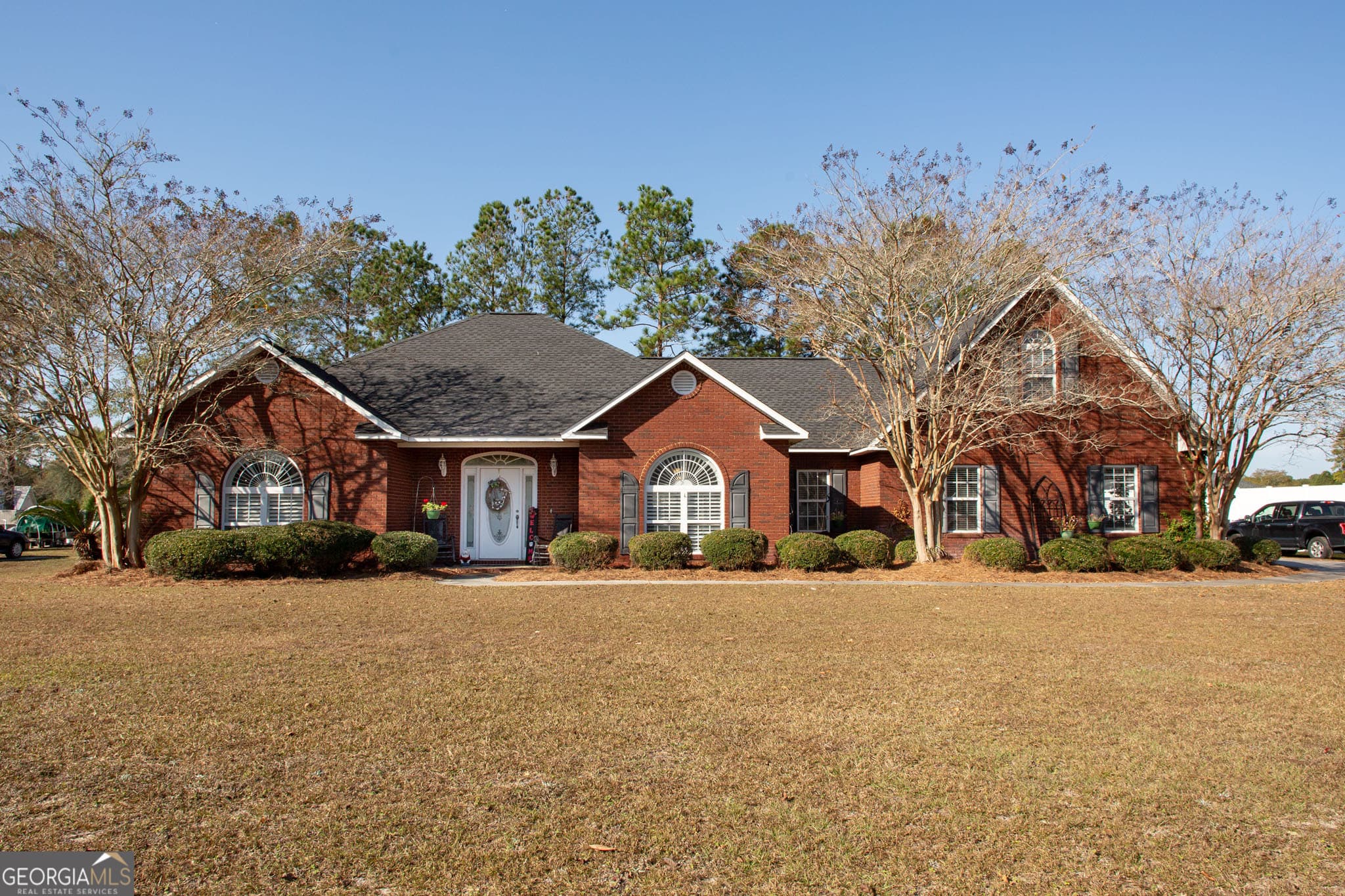 4 bedroom, 2.5 bathroom, 2,418 sq ft single family residence for sale at 851 Carriage Lane, Waycross, GA 31503 — photo 2