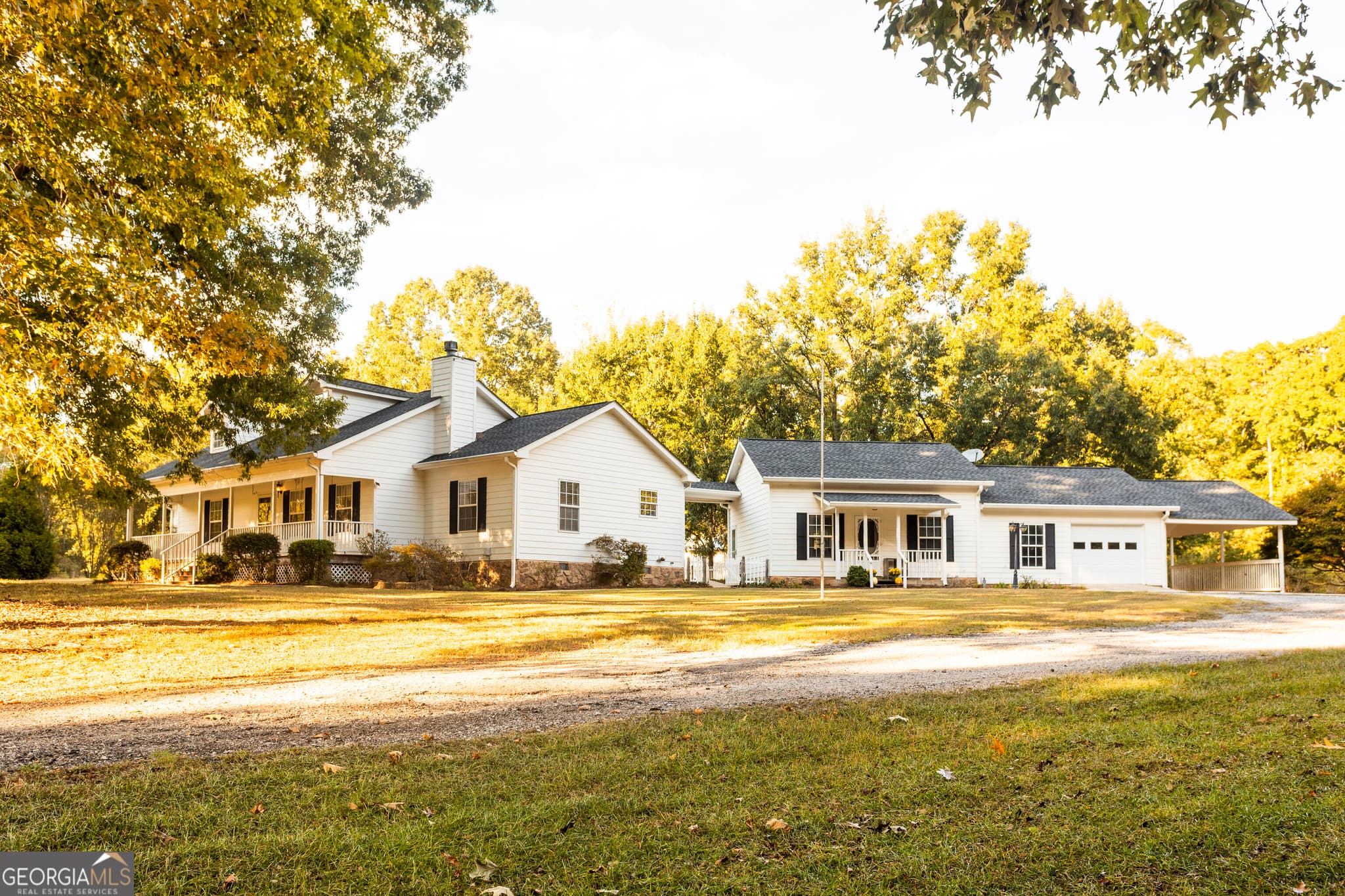 4 bedroom, 3 bathroom, 2,480 sq ft single family residence for sale at 1650 Pierce Dairy Road, Madison, GA 30650 — photo 3