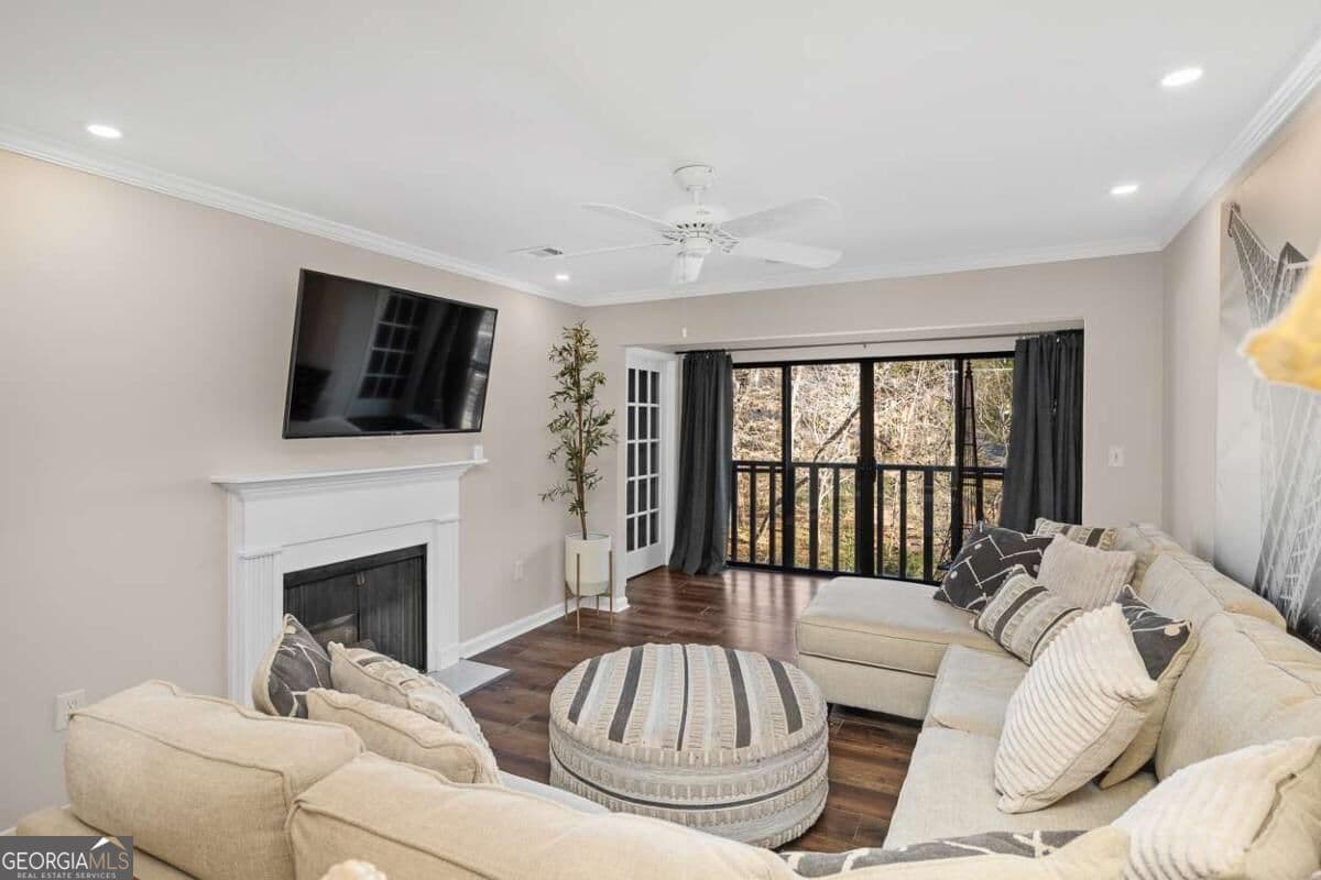 2 bedroom, 2 bathroom, 1,224 sq ft condominium for sale at 23103 Plantation Drive 103, Atlanta, GA 30324 — photo 6