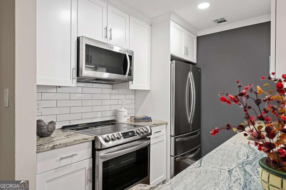 2 bedroom, 2 bathroom, 1,224 sq ft condominium for sale at 23103 Plantation Drive 103, Atlanta, GA 30324 — photo 10