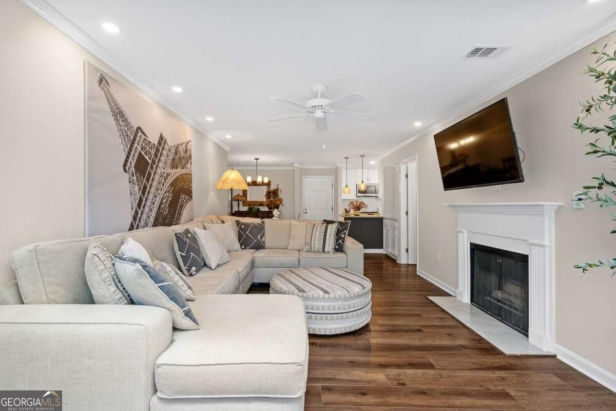 2 bedroom, 2 bathroom, 1,224 sq ft condominium for sale at 23103 Plantation Drive 103, Atlanta, GA 30324 — photo 4