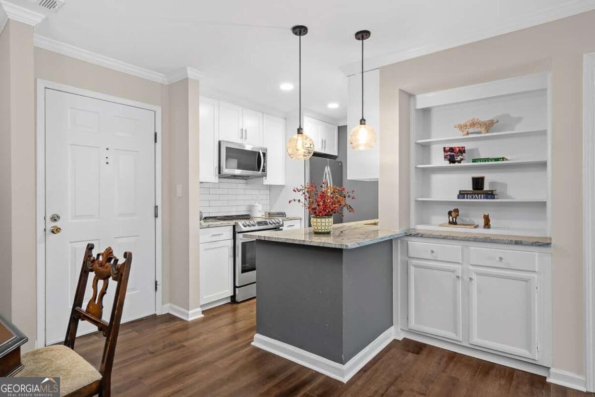 2 bedroom, 2 bathroom, 1,224 sq ft condominium for sale at 23103 Plantation Drive 103, Atlanta, GA 30324 — photo 8
