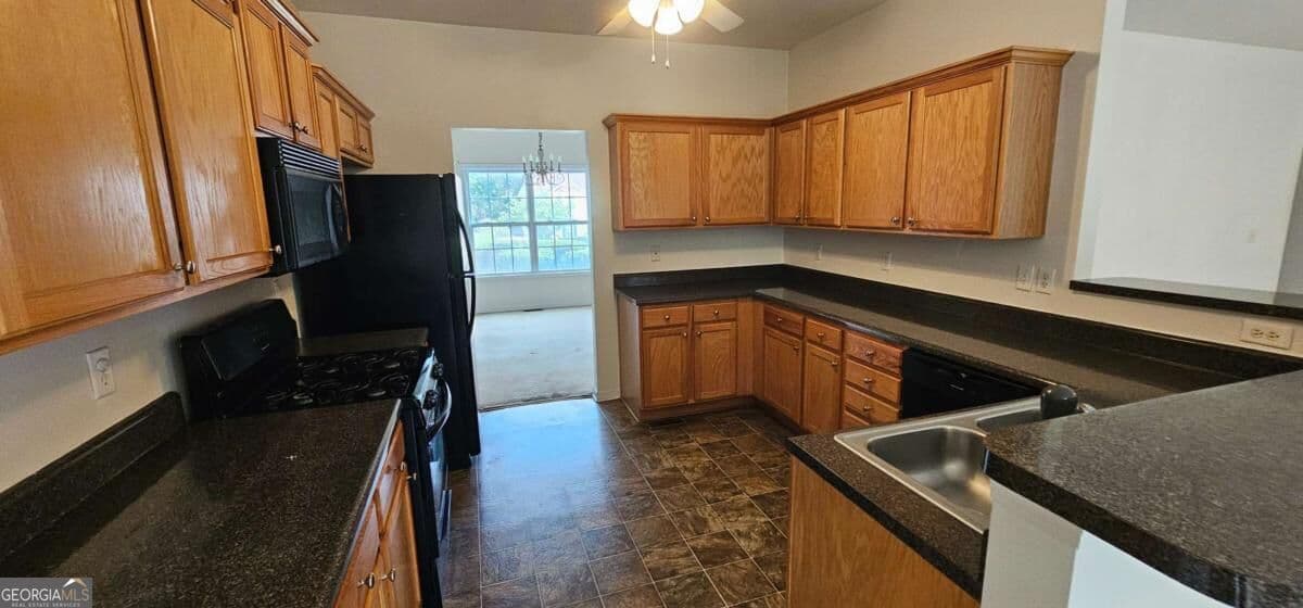 5 bedroom, 3 bathroom, 3,332 sq ft single family residence for sale at 6513 Barkston Trace, Douglasville, GA 30135 — photo 10
