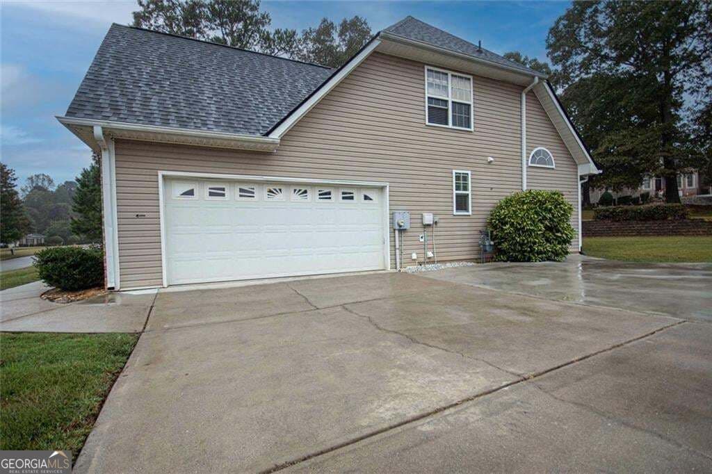 4 bedroom, 2.5 bathroom, 2,145 sq ft single family residence for sale at 11 Gannon Gap Court, Douglasville, GA 30134 — photo 3