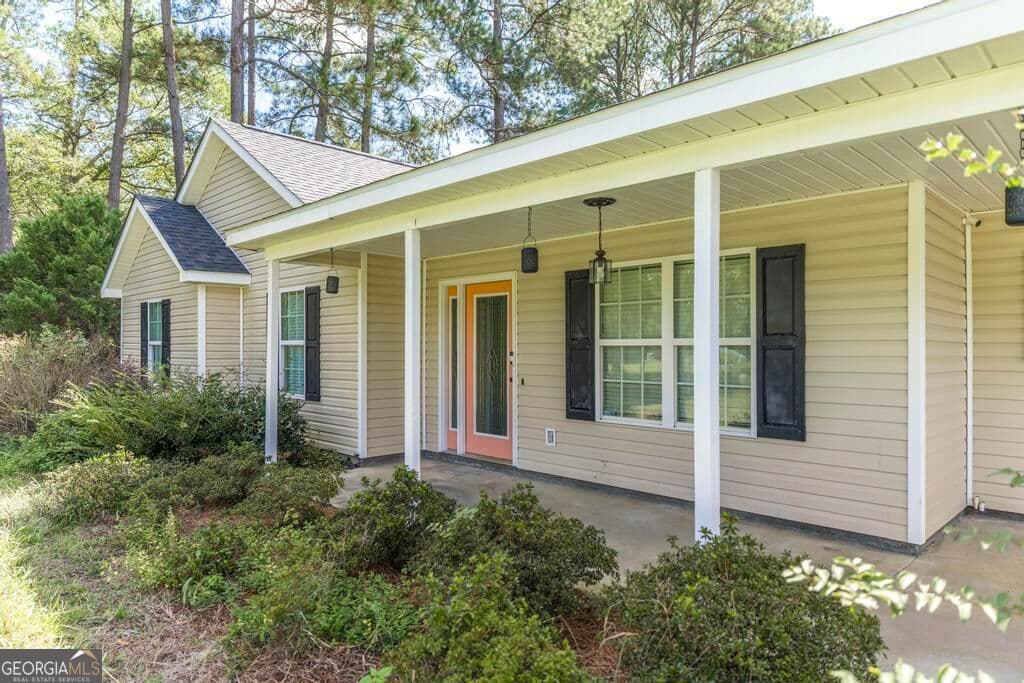 3 bedroom, 2 bathroom, 1,495 sq ft single family residence under contract at 461 Columbus Highway, Hawkinsville, GA 31036 — photo 6