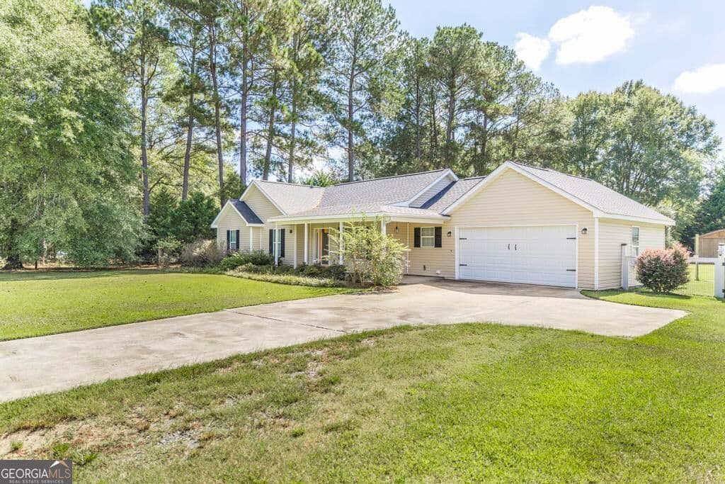 3 bedroom, 2 bathroom, 1,495 sq ft single family residence under contract at 461 Columbus Highway, Hawkinsville, GA 31036 — photo 5