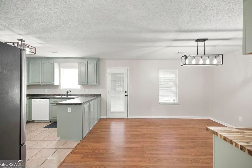 3 bedroom, 2 bathroom, 1,495 sq ft single family residence under contract at 461 Columbus Highway, Hawkinsville, GA 31036 — photo 10