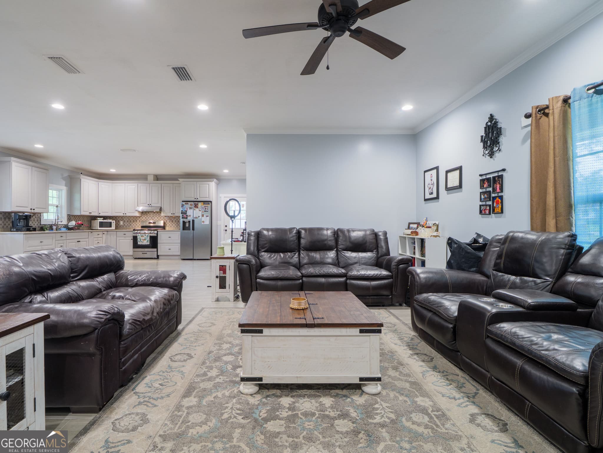 3 bedroom, 2 bathroom, 1,919 sq ft single family residence for sale at 2301 Azalea Drive, Valdosta, GA 31602 — photo 5