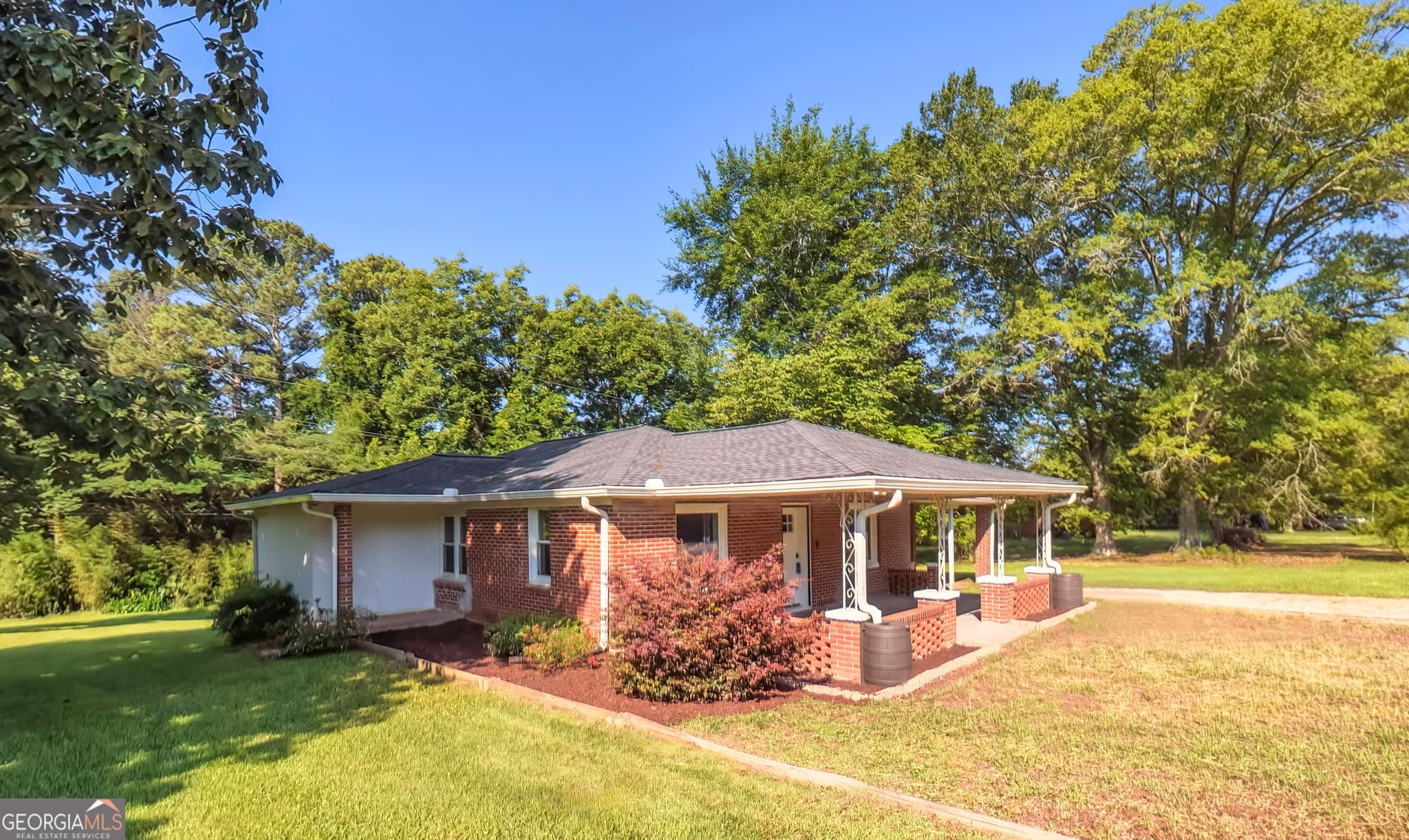 3 bedroom, 2 bathroom, 1,617 sq ft single family residence for sale at 2986 Hilltop Drive, Buchanan, GA 30113 — photo 2