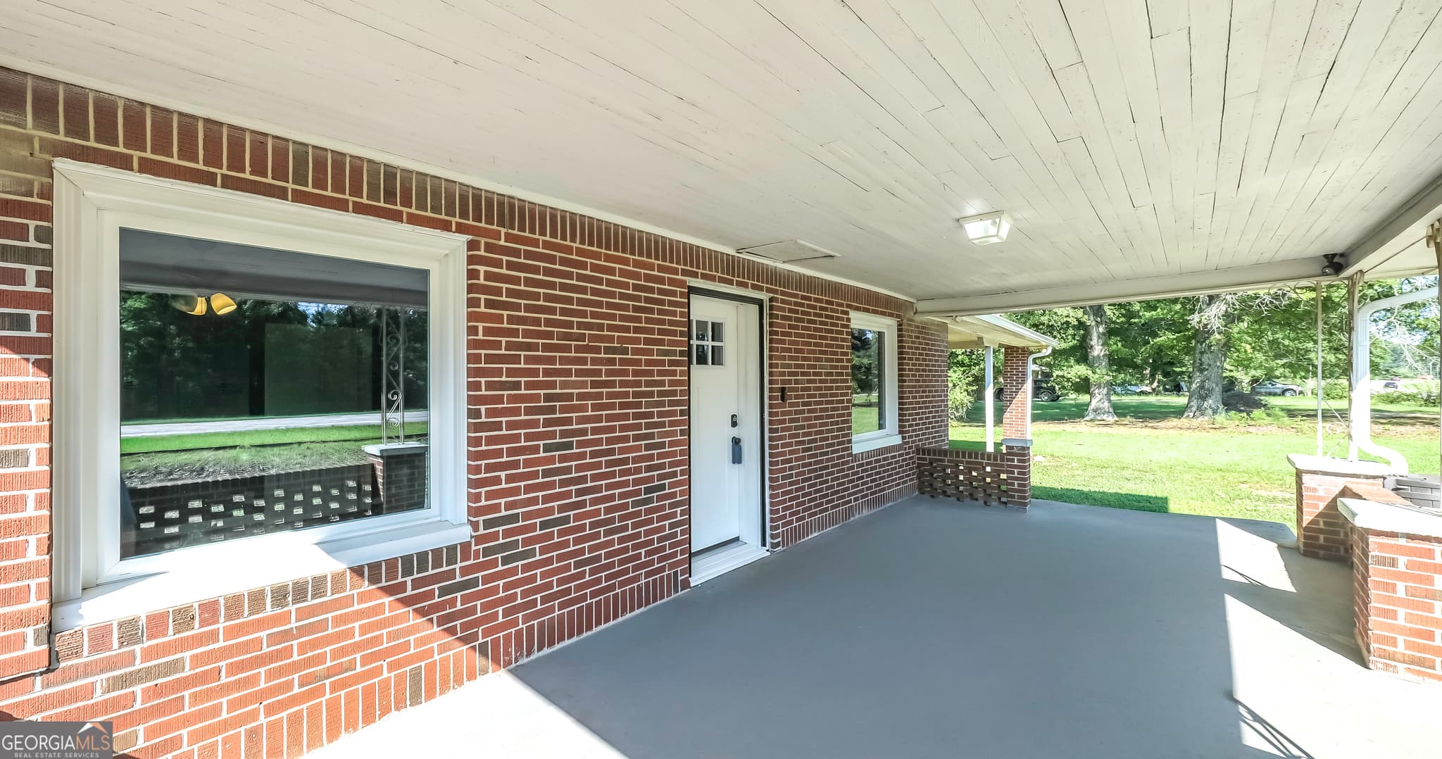 3 bedroom, 2 bathroom, 1,617 sq ft single family residence for sale at 2986 Hilltop Drive, Buchanan, GA 30113 — photo 3