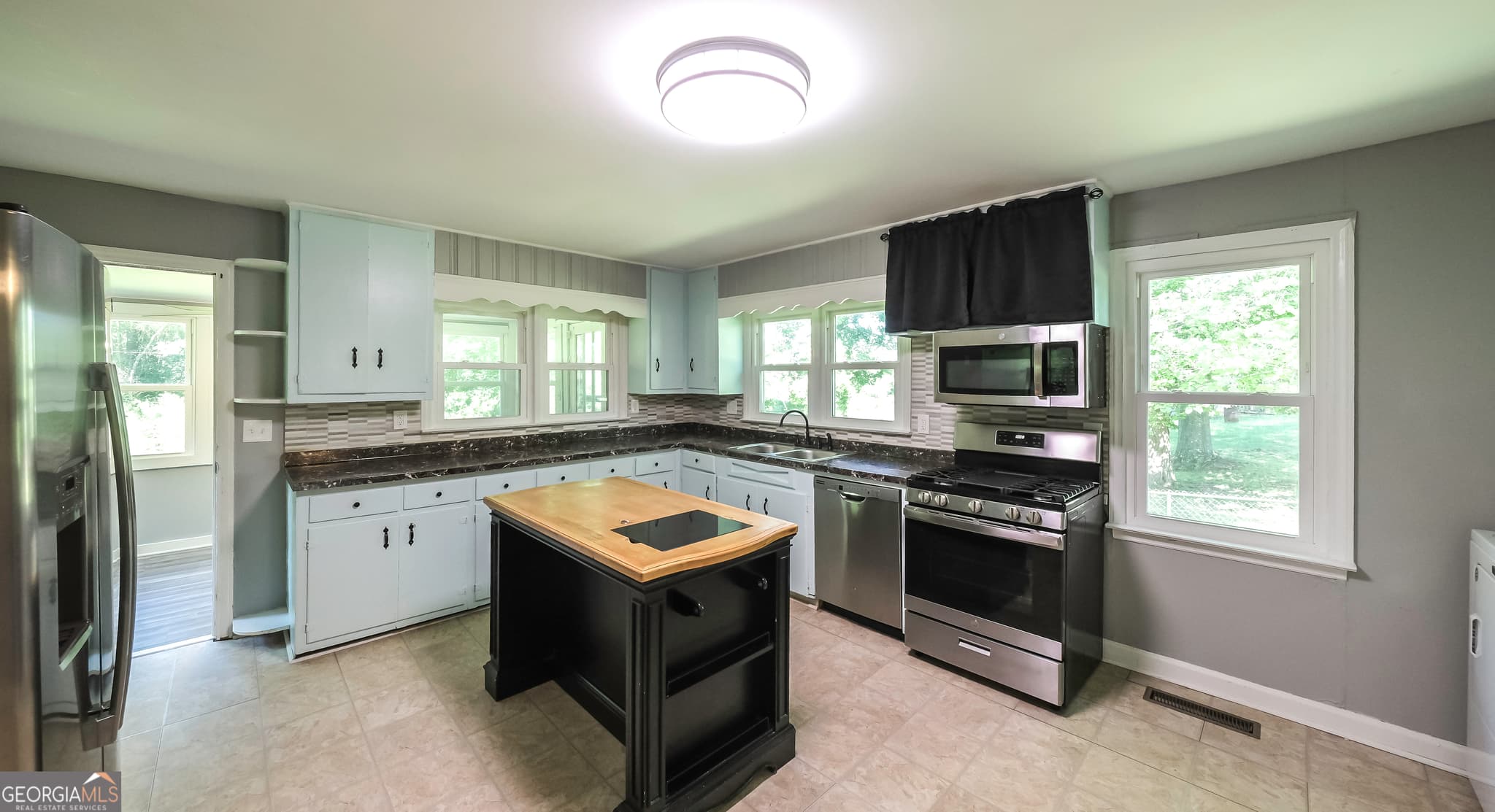 3 bedroom, 2 bathroom, 1,617 sq ft single family residence for sale at 2986 Hilltop Drive, Buchanan, GA 30113 — photo 8
