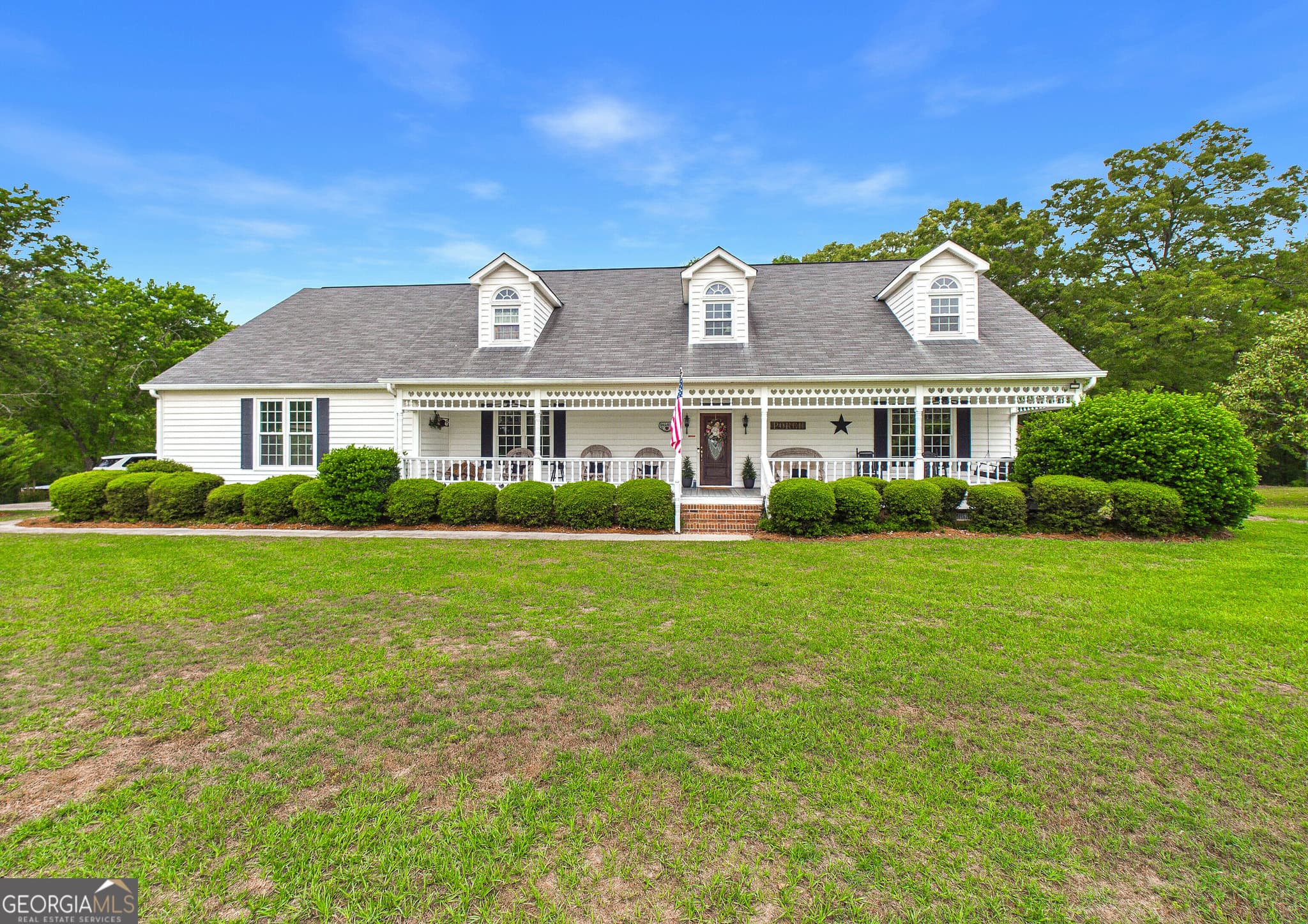 4 bedroom, 4 bathroom, 4,158 sq ft single family residence for sale at 5771 Rogers Road, Lizella, GA 31052 — photo 1 of 93