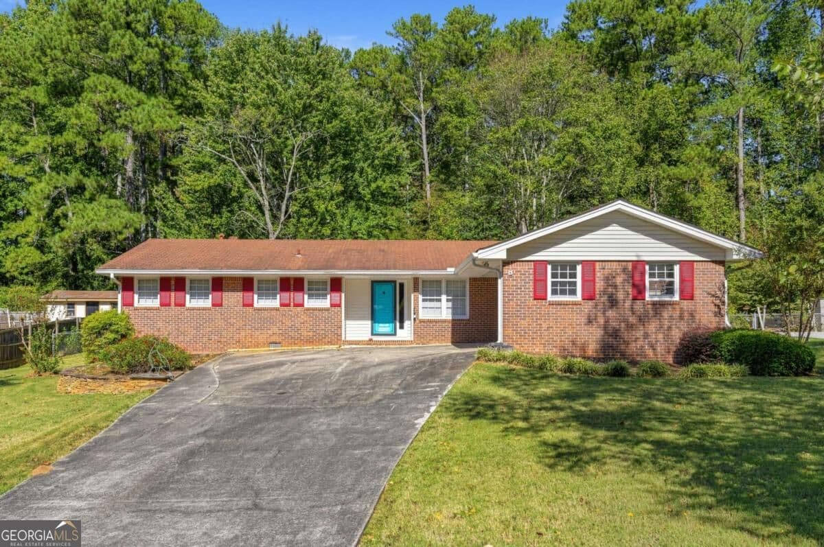3 bedroom, 2 bathroom, 1,570 sq ft single family residence for sale at 4393 Hale Place, Lilburn, GA 30047 — photo 3