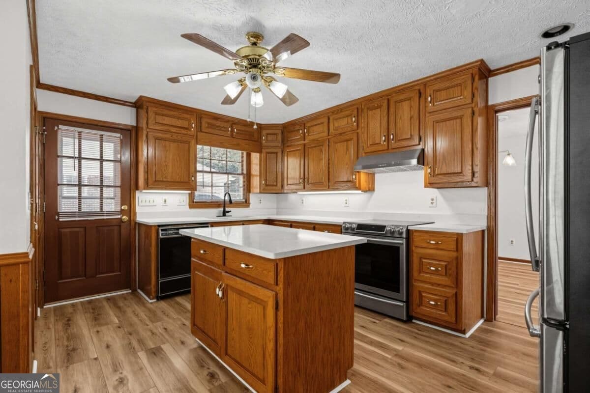 3 bedroom, 2 bathroom, 1,570 sq ft single family residence for sale at 4393 Hale Place, Lilburn, GA 30047 — photo 10