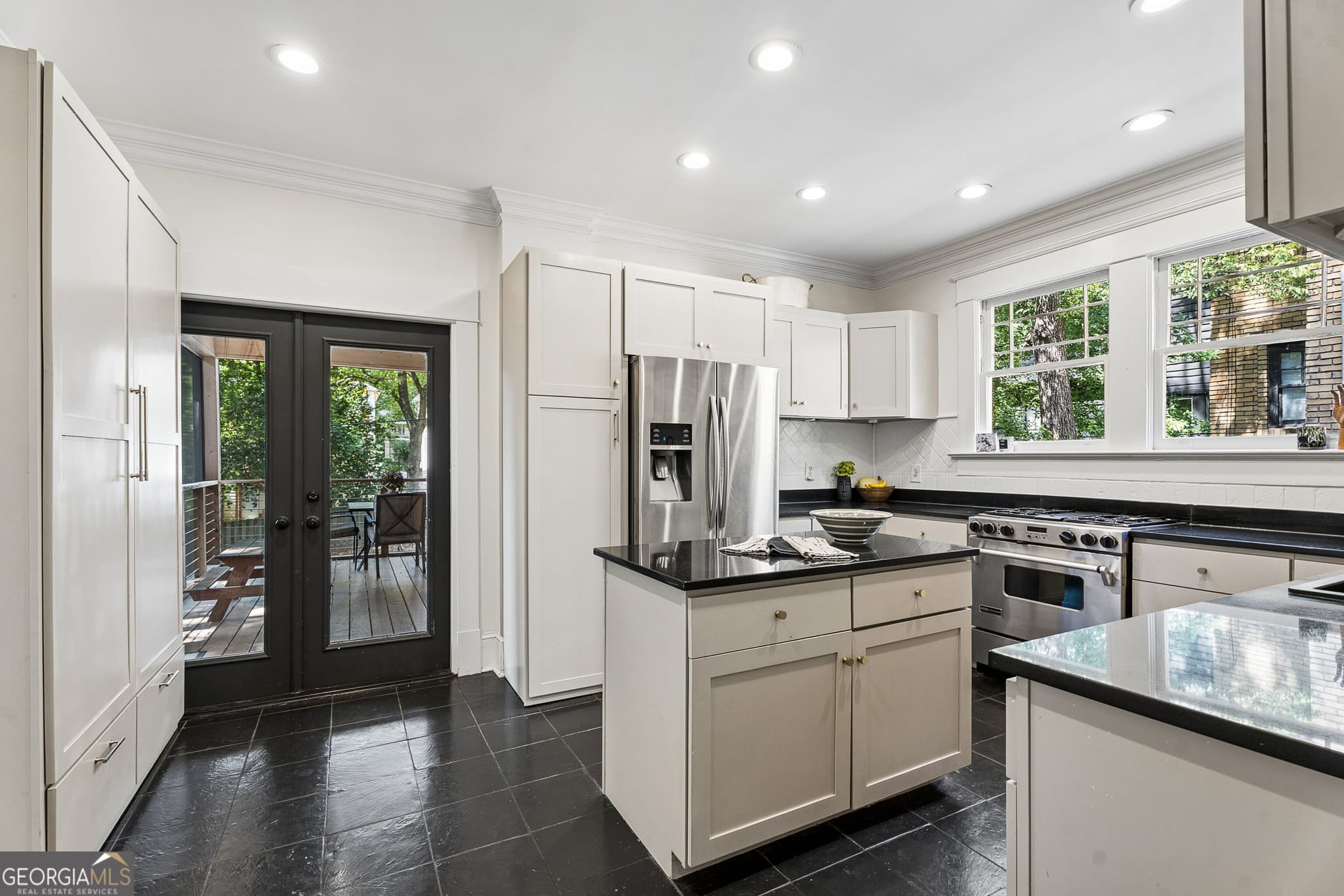 3 bedroom, 2.5 bathroom, 2,462 sq ft single family residence for sale at 700 Penn Avenue, Atlanta, GA 30308 — photo 4