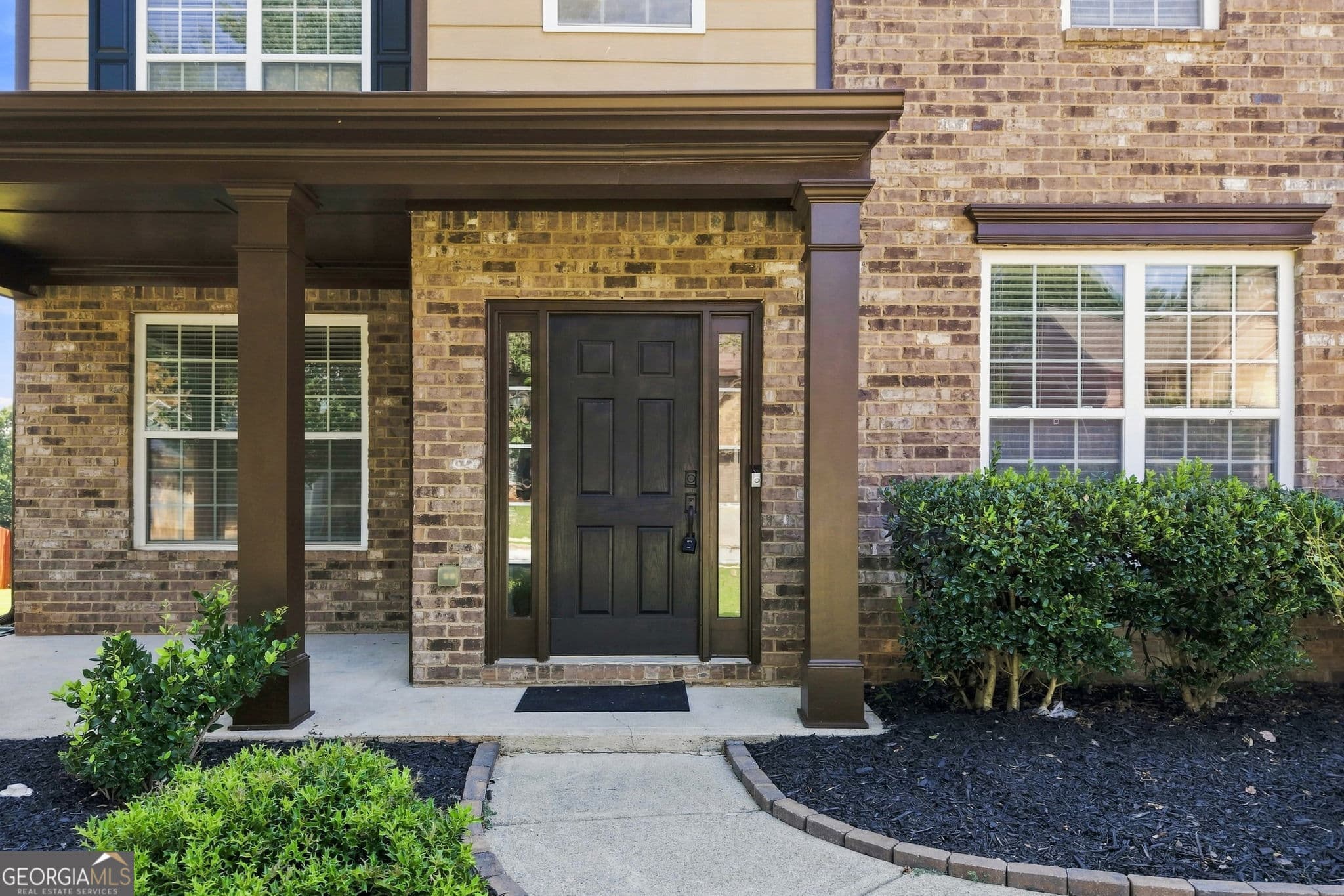 5 bedroom, 3 bathroom, 3,152 sq ft single family residence for sale at 853 Van Briggle Path, Sugar Hill, GA 30518 — photo 3