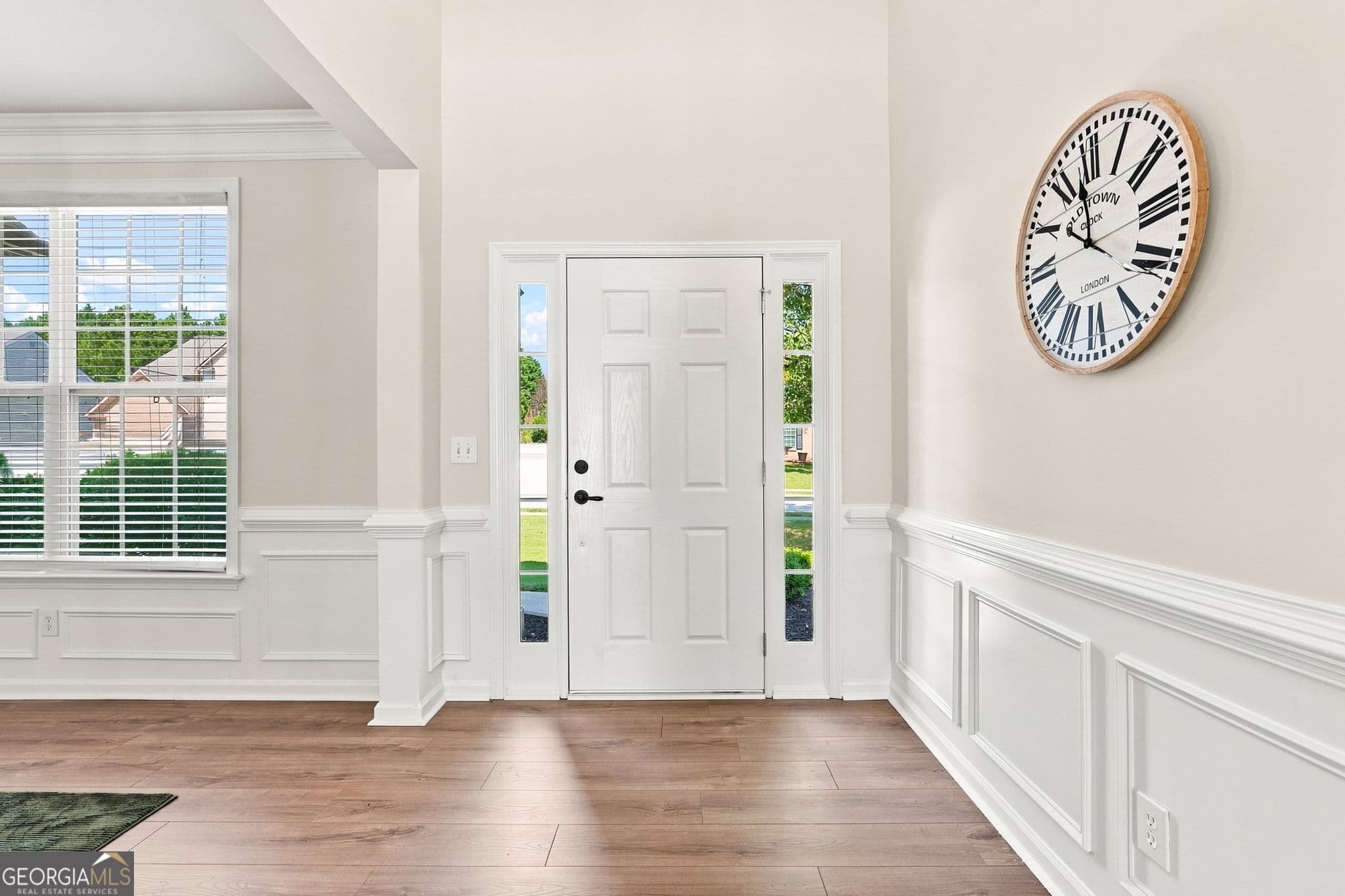 5 bedroom, 3 bathroom, 3,152 sq ft single family residence for sale at 853 Van Briggle Path, Sugar Hill, GA 30518 — photo 4