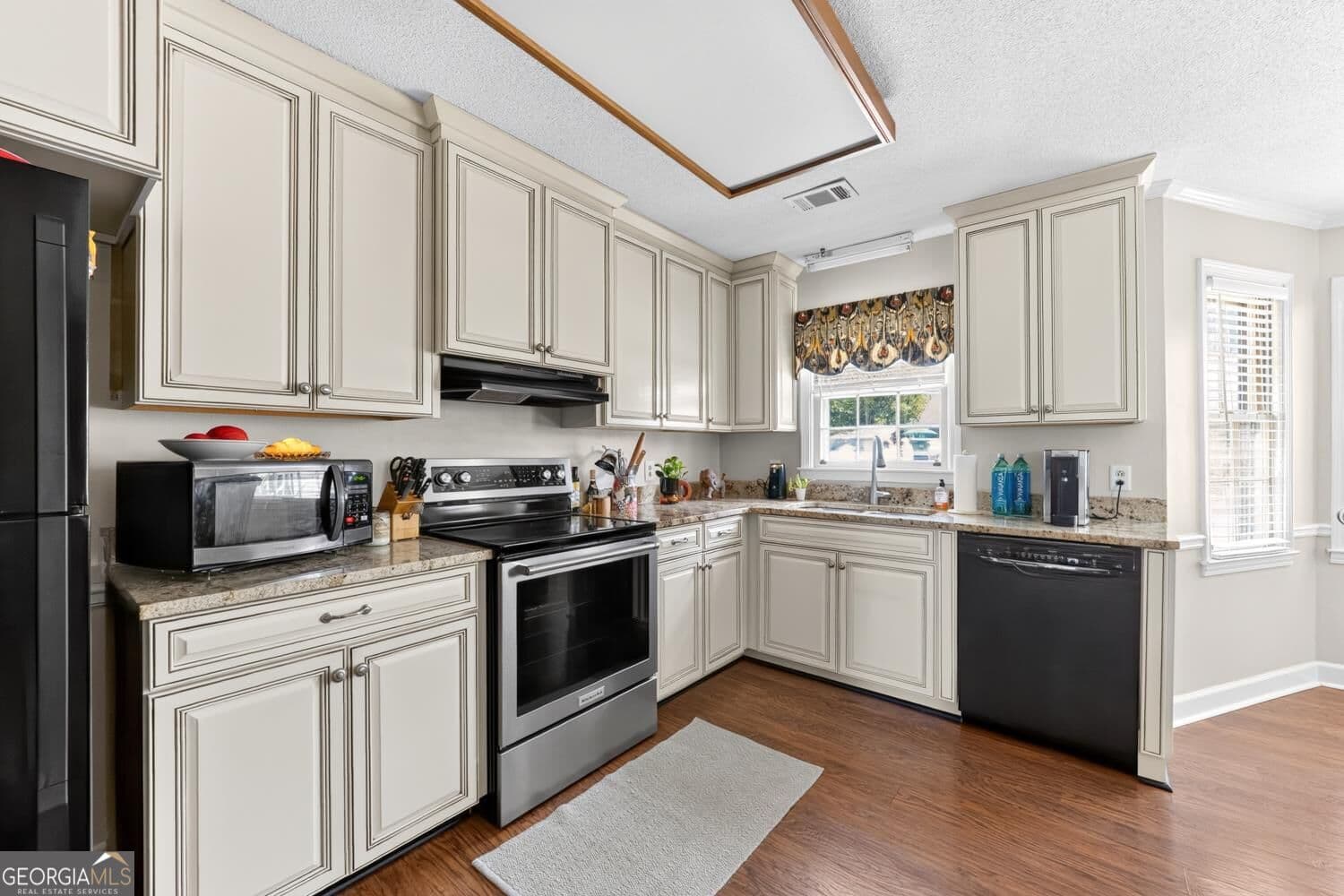4 bedroom, 2.5 bathroom, 2,658 sq ft single family residence for sale at 5369 Rivoli Drive, Macon, GA 31210 — photo 10