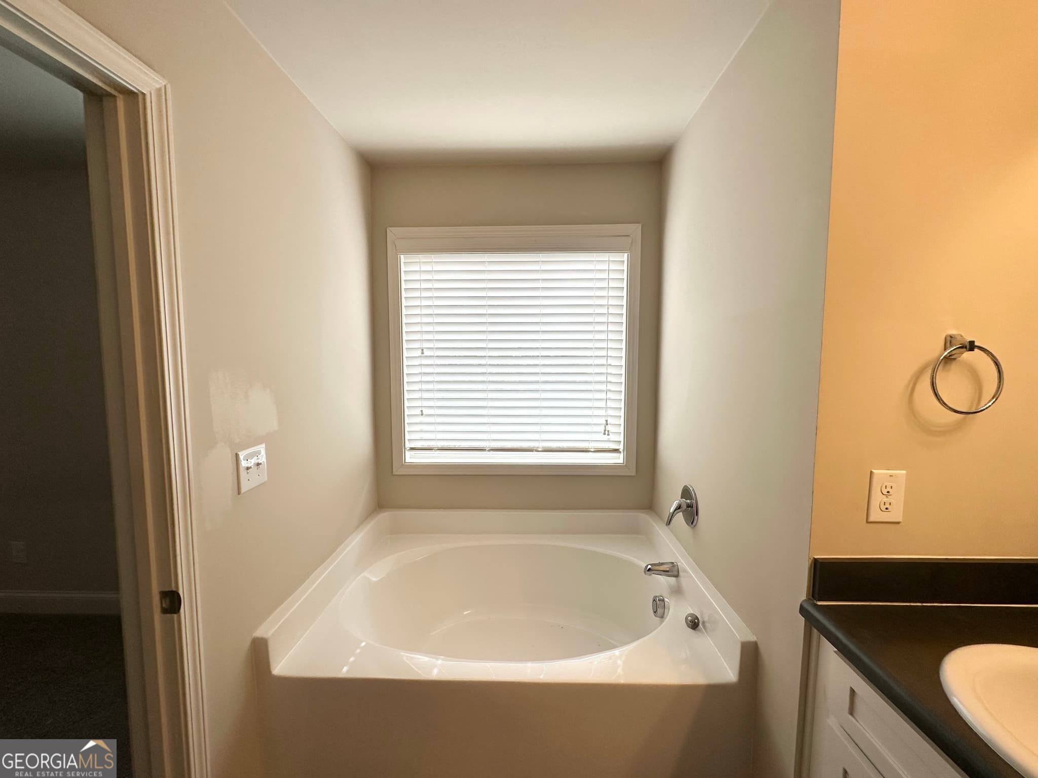 3 bedroom, 2.5 bathroom, 2,351 sq ft single family residence for sale at 26 Dublin Way, Dallas, GA 30132 — photo 7