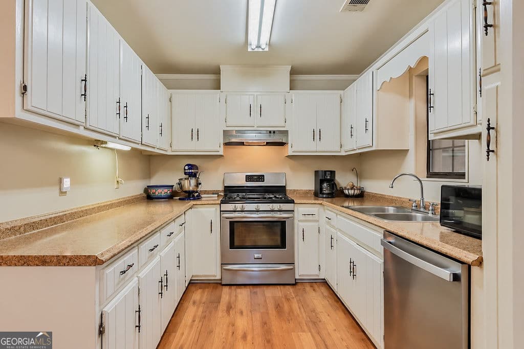 4 bedroom, 3 bathroom, 1,808 sq ft single family residence under contract at 2618 GA Hwy 86, Adrian, GA 31002 — photo 7