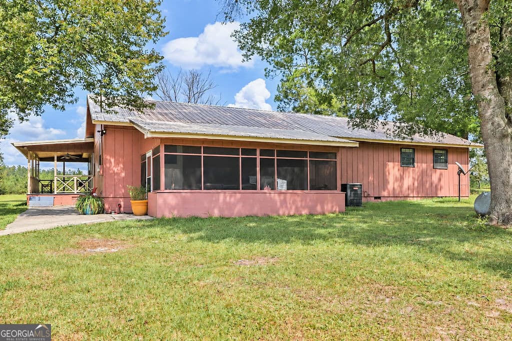 4 bedroom, 3 bathroom, 1,808 sq ft single family residence under contract at 2618 GA Hwy 86, Adrian, GA 31002 — photo 4