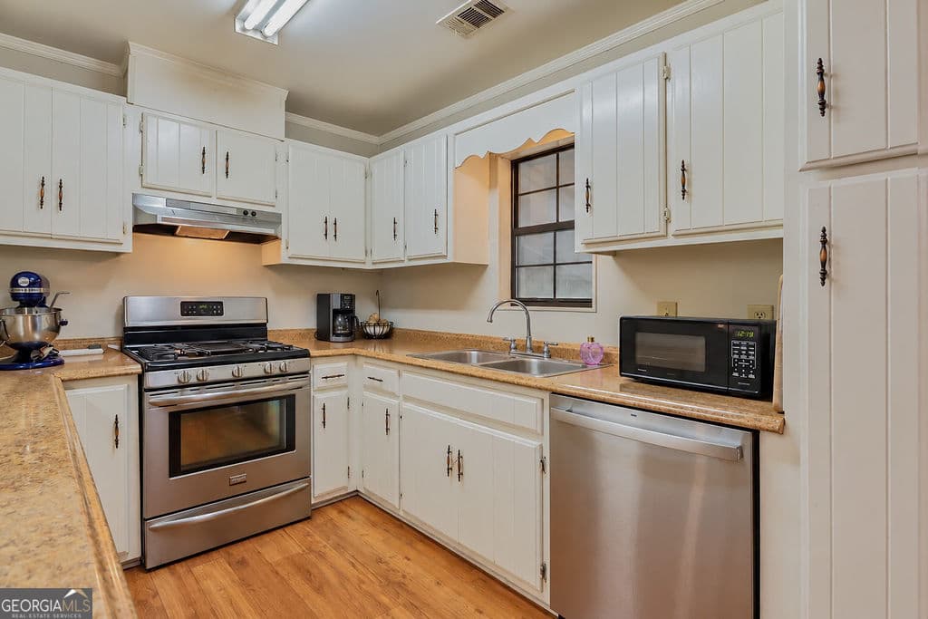 4 bedroom, 3 bathroom, 1,808 sq ft single family residence under contract at 2618 GA Hwy 86, Adrian, GA 31002 — photo 8