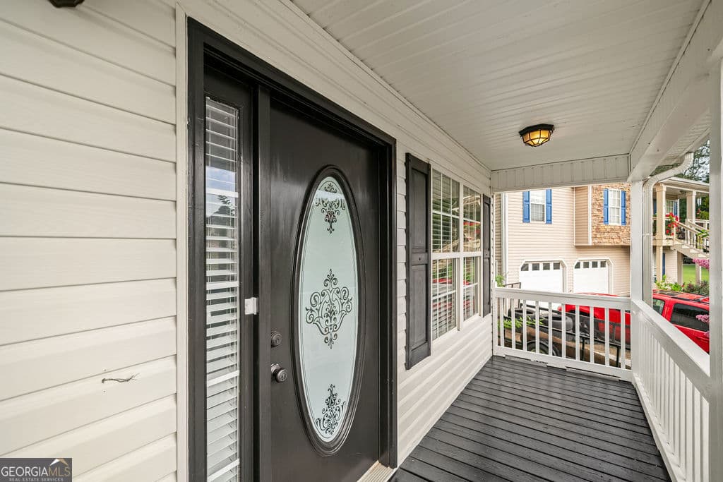 4 bedroom, 3 bathroom, 1,672 sq ft single family residence for sale at 17 Rocky Avenue, Cartersville, GA 30120 — photo 2