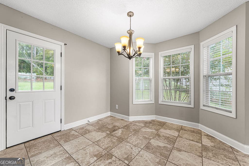 4 bedroom, 3 bathroom, 1,672 sq ft single family residence for sale at 17 Rocky Avenue, Cartersville, GA 30120 — photo 8