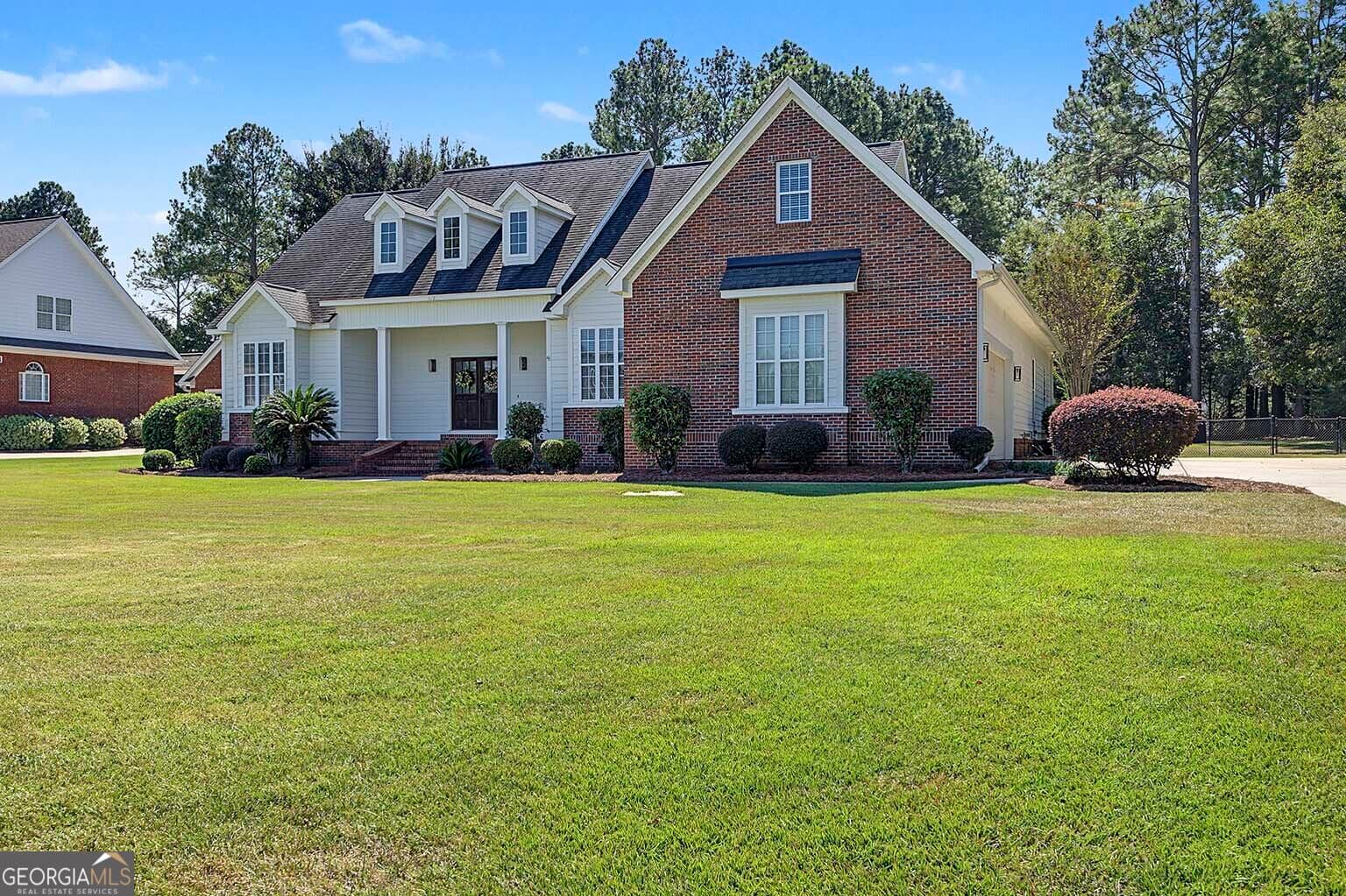 5 bedroom, 3 bathroom, 3,160 sq ft single family residence for sale at 117 W Westerlee Drive, Leesburg, GA 31763 — photo 2