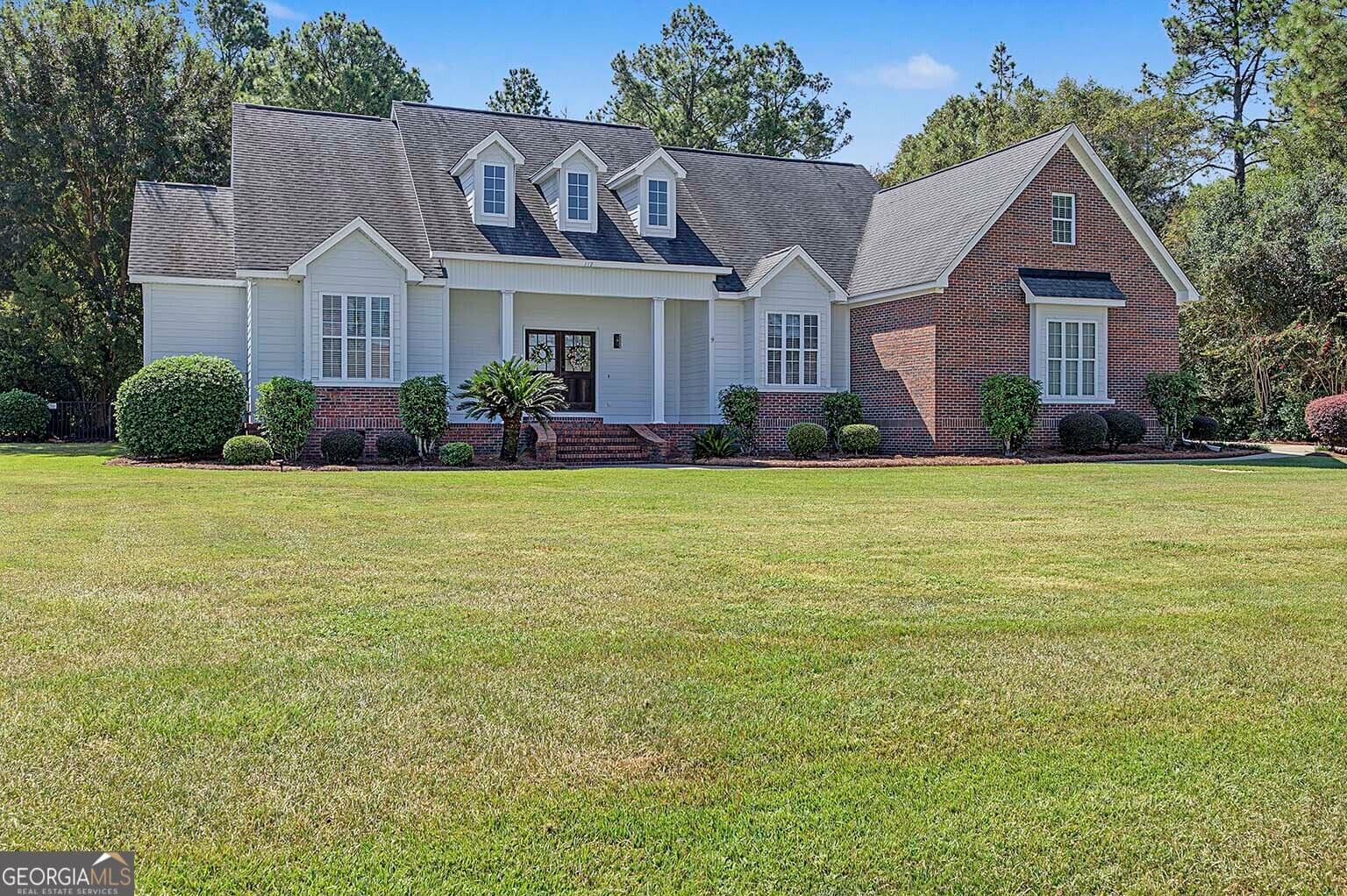 5 bedroom, 3 bathroom, 3,160 sq ft single family residence for sale at 117 W Westerlee Drive, Leesburg, GA 31763 — photo 3