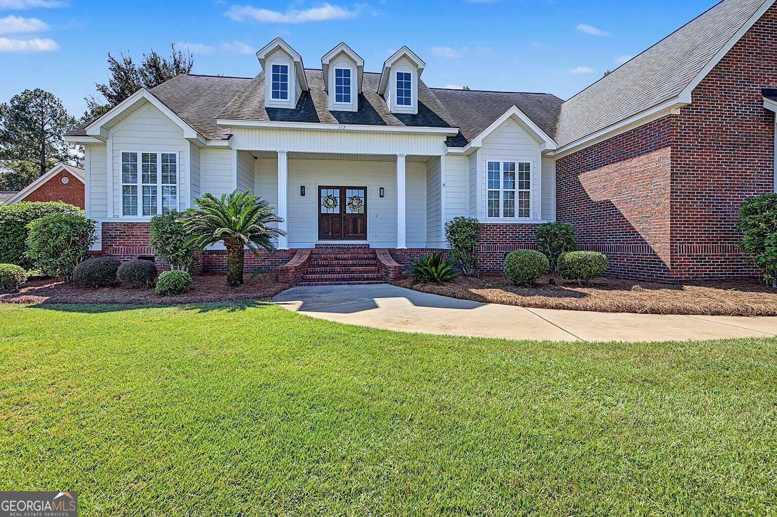 5 bedroom, 3 bathroom, 3,160 sq ft single family residence for sale at 117 W Westerlee Drive, Leesburg, GA 31763 — photo 4