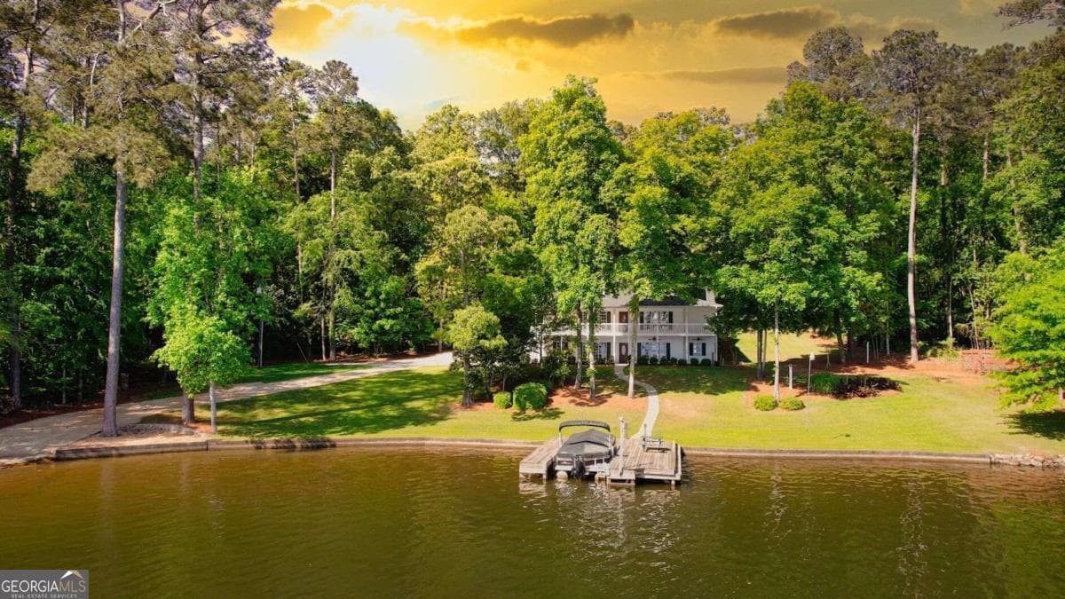 4 bedroom, 4 bathroom, 4,873 sq ft single family residence for sale at 255 Old Hardy Farm Road, Jackson, GA 30233 — photo 4