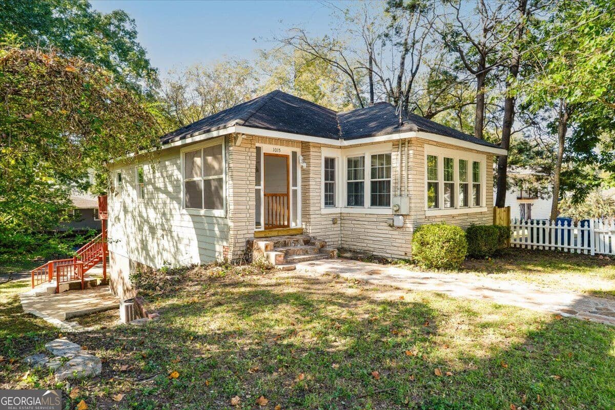 4 bedroom, 2 bathroom, 2,344 sq ft single family residence for rent at 1015 Hill No Street Suffix, Atlanta, GA 30315 for $3,100 a month — photo 2