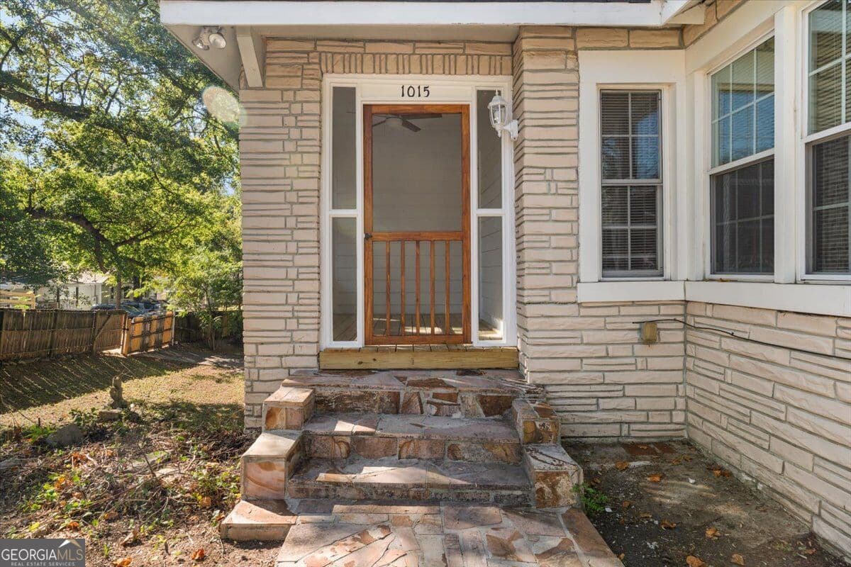 4 bedroom, 2 bathroom, 2,344 sq ft single family residence for rent at 1015 Hill No Street Suffix, Atlanta, GA 30315 for $3,100 a month — photo 4