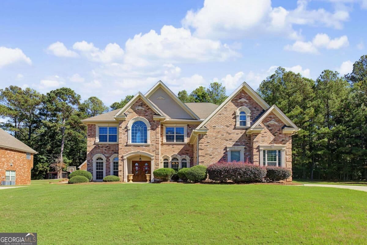 5 bedroom, 4.5 bathroom single family residence for sale at 2101 Autumn Chase Drive, Stockbridge, GA 30281 — photo 2