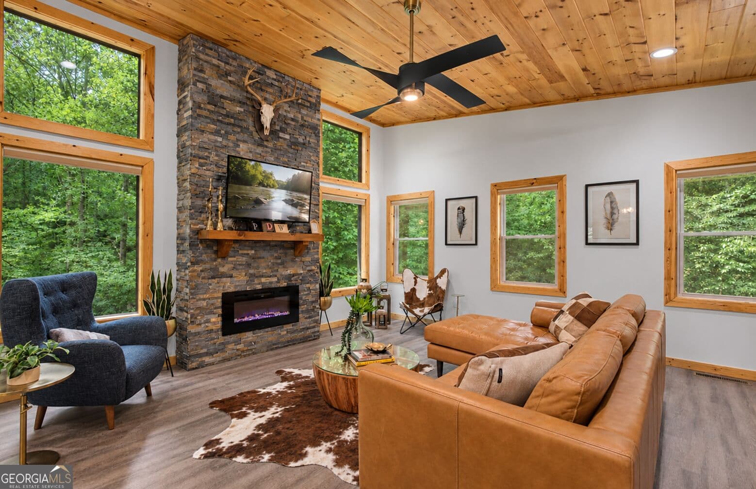 2 bedroom, 2.5 bathroom, 2,013 sq ft cabin,single family residence for sale at 67 Citrine Court 3415, Ellijay, GA 30540 — photo 3
