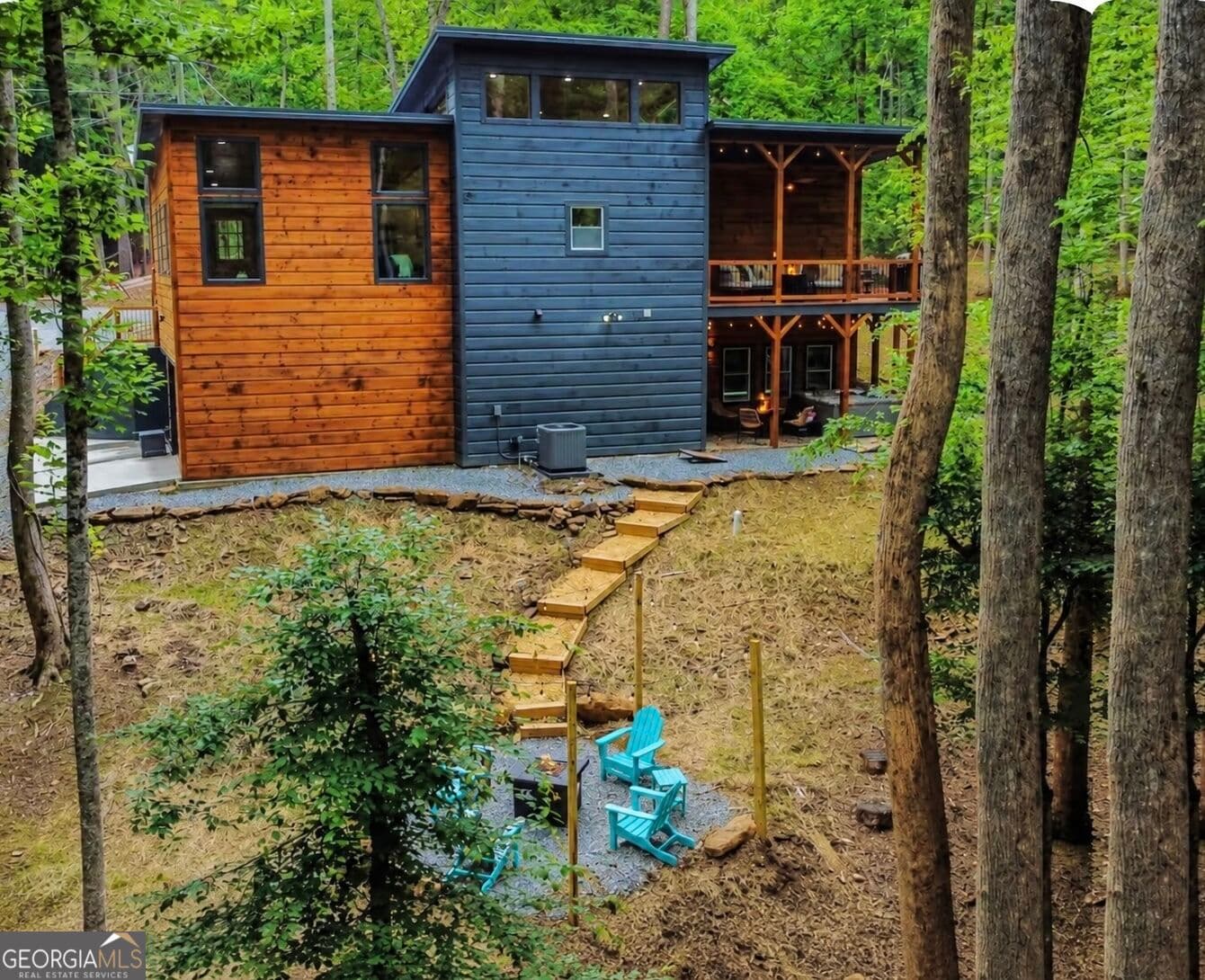 2 bedroom, 2.5 bathroom, 2,013 sq ft cabin,single family residence for sale at 67 Citrine Court 3415, Ellijay, GA 30540 — photo 1 of 40